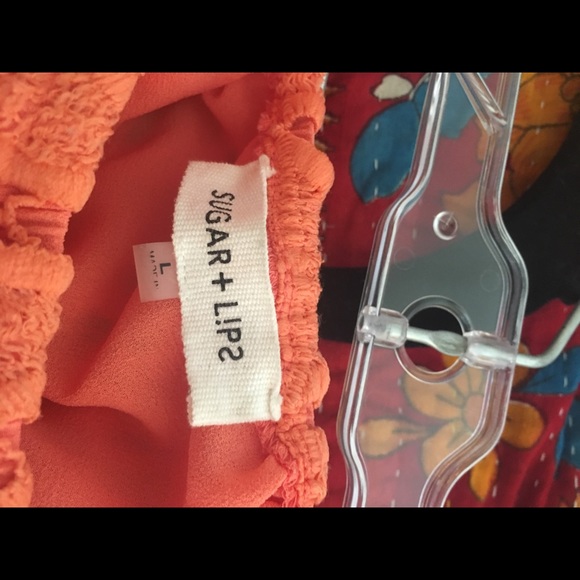 Over the Shoulder lace top - Picture 4 of 4